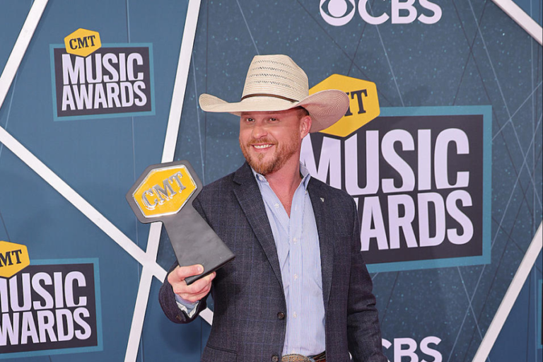 Cody Johnson: Net Worth, Bio, Wiki, Early life, Wife, Childrens, Career, and More